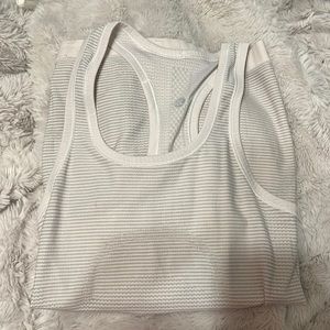 size 2 lulu top